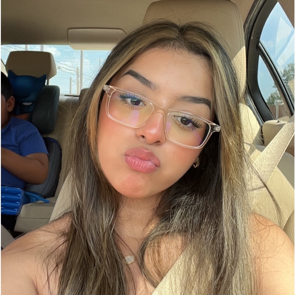 Meet your Posher, Alayna